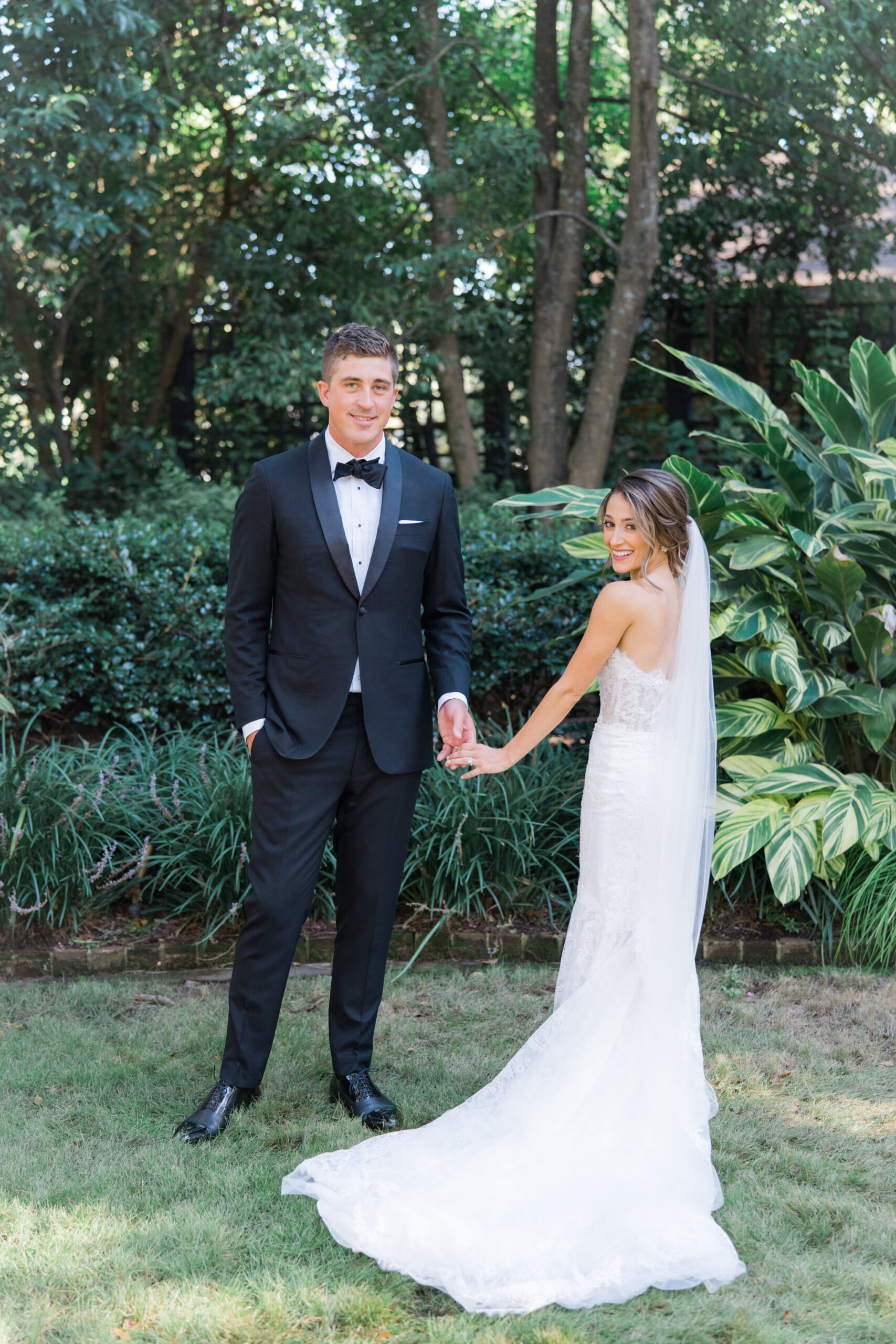 governor_thomas_bennett_house_outdoor_Charleston_fall_wedding_photographer-757.jpg