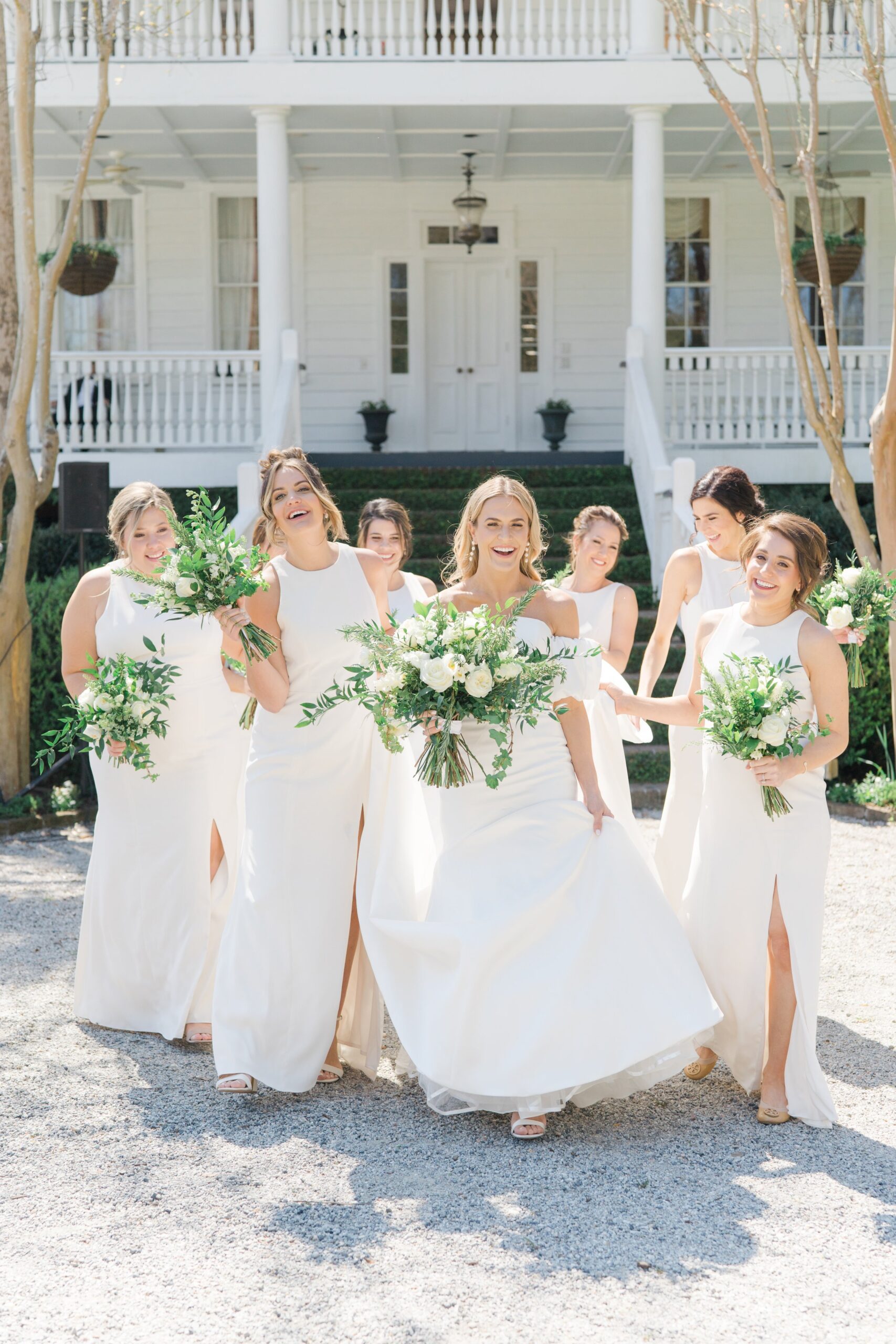 Charleston Dream Wedding. White Bridesmaids dresses. Old Wide Awake Charleston Spring Wedding. Bride and Bridesmaids