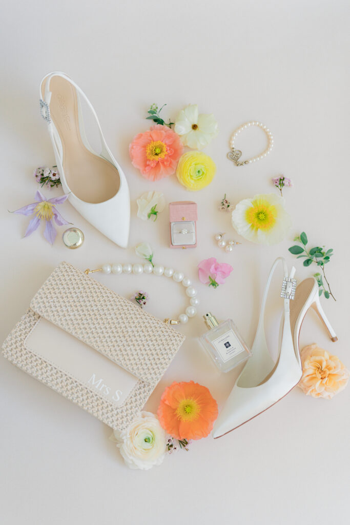 Charleston spring wedding bride details. 