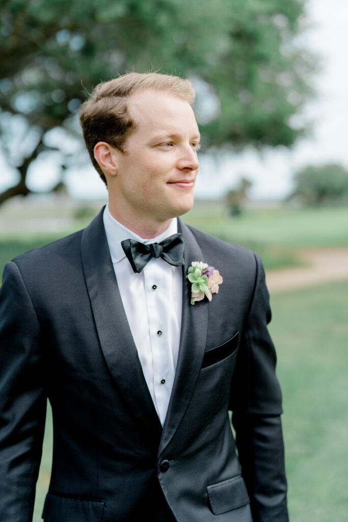 Spring Island groom in black tuxedo.