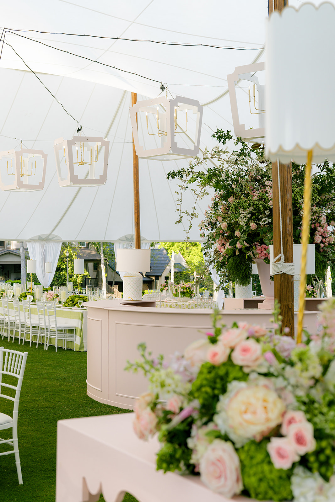 Pale pink statement bar with massive pedestal flowers